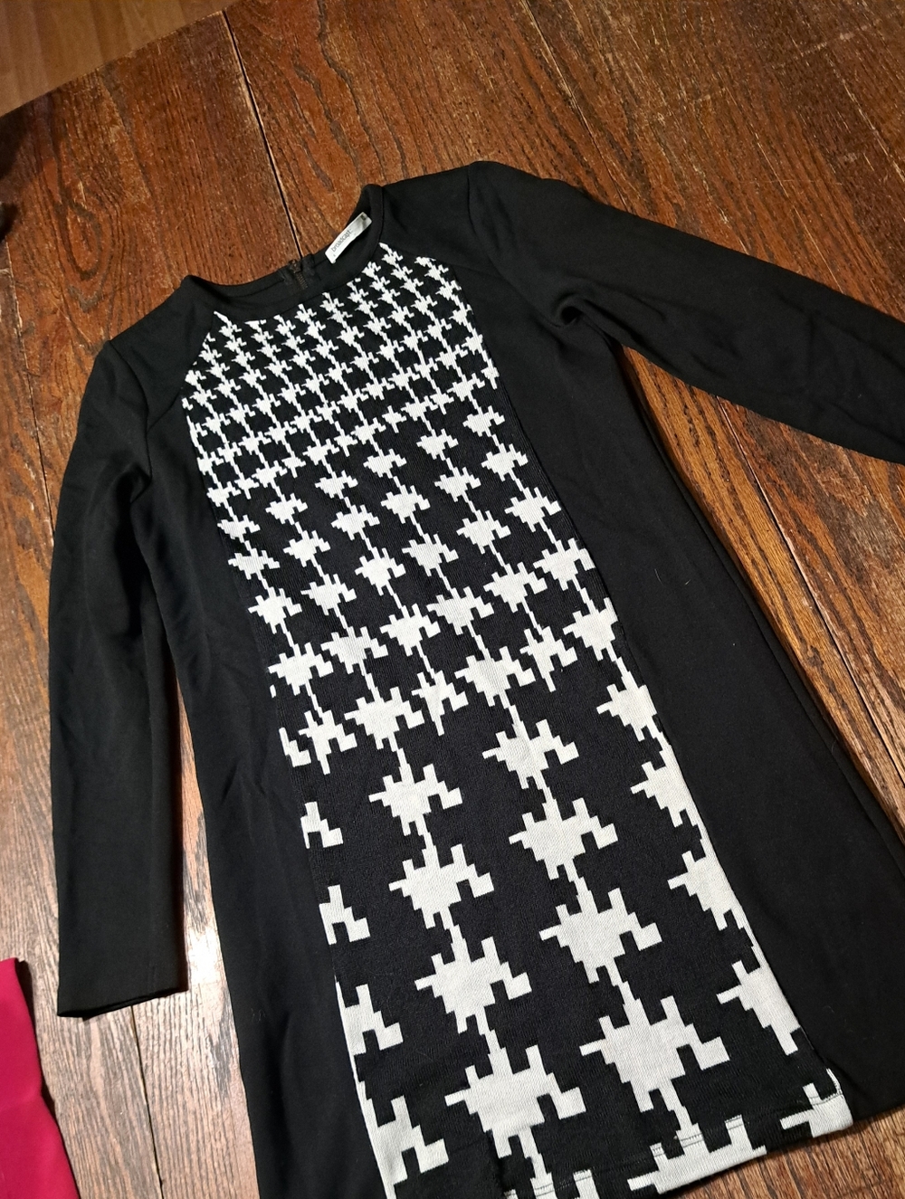 Small Broardcast Black White Long Sleeve Knit Rear Zip Mini Sweater Dress